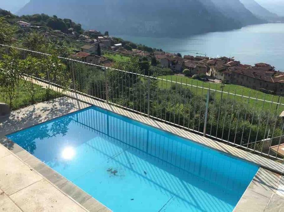 Piccolo Paradiso Vista Lago Con Piscina Privata Riva di Solto Exterior photo